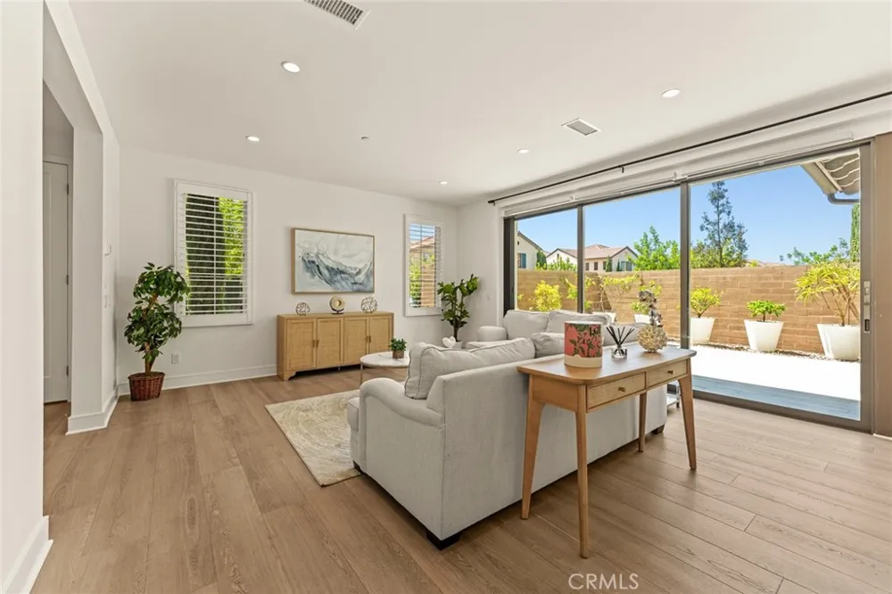 115 Della Irvine, CA 92602