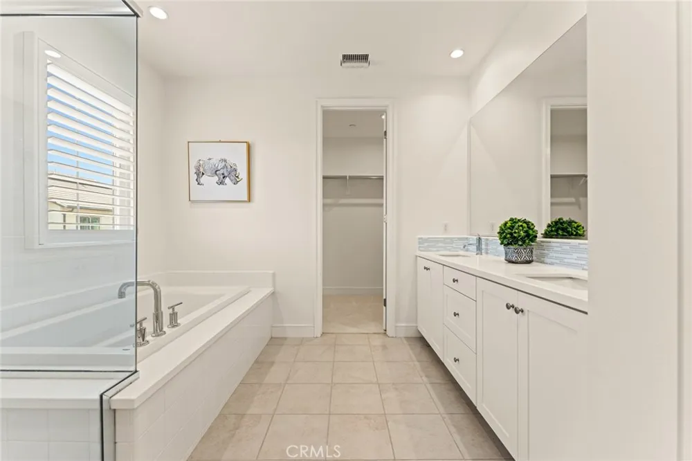 115 Della Irvine, CA 92602
