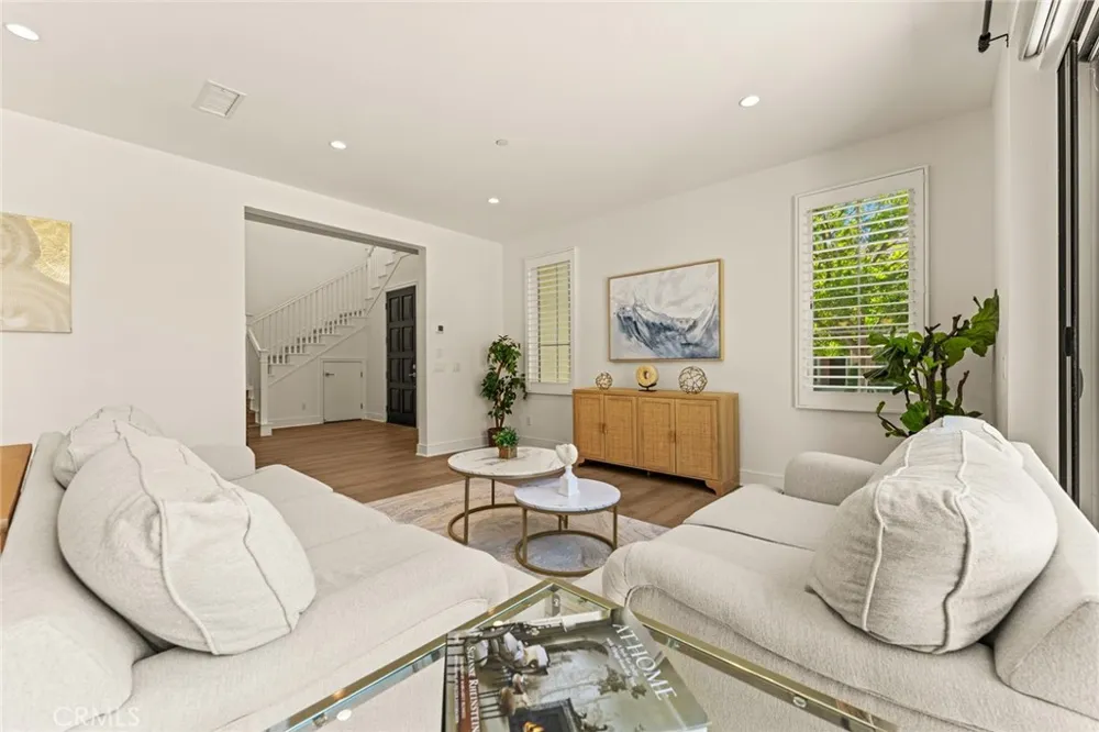115 Della Irvine, CA 92602