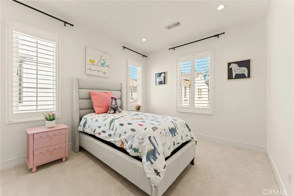 115 Della Irvine, CA 92602