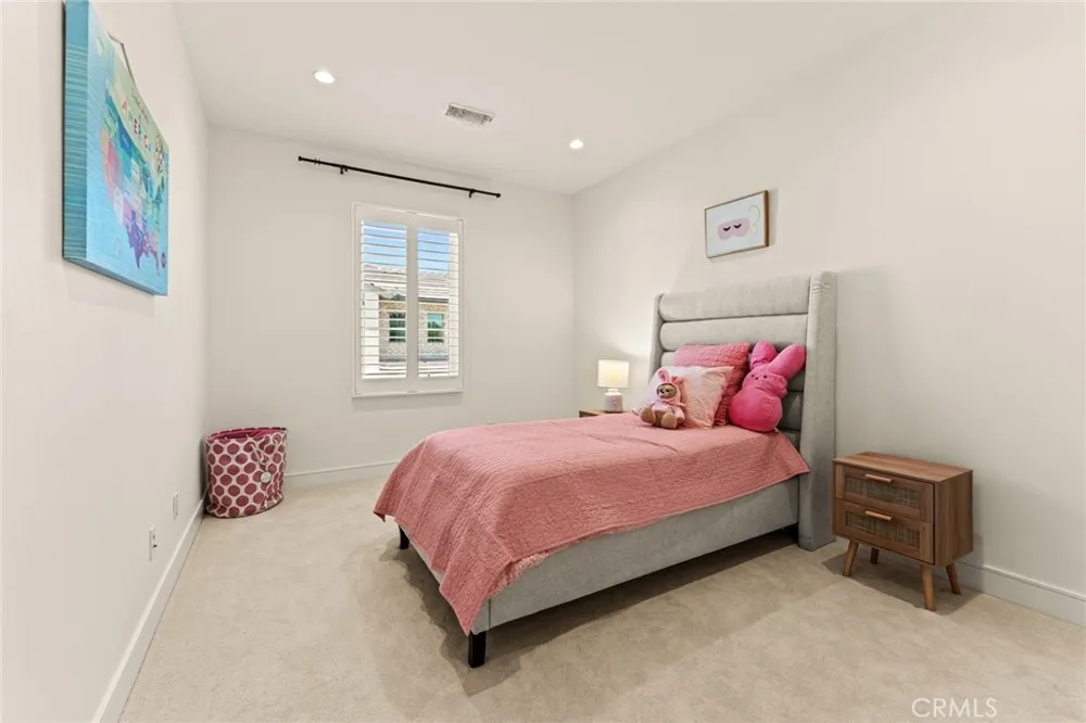 115 Della Irvine, CA 92602