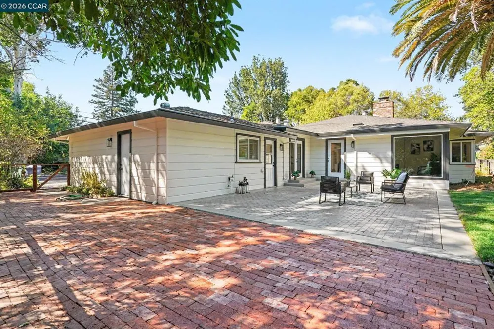 1174 Saint Francis Dr Concord, CA 94518
