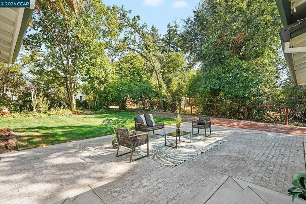 1174 Saint Francis Dr Concord, CA 94518