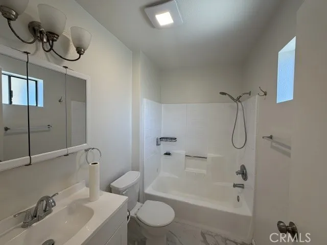 9961 Marcus Avenue #2 Tujunga, CA 91042