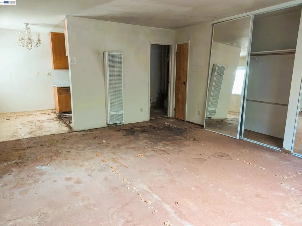 3877 Howe St #107 Oakland, CA 94611