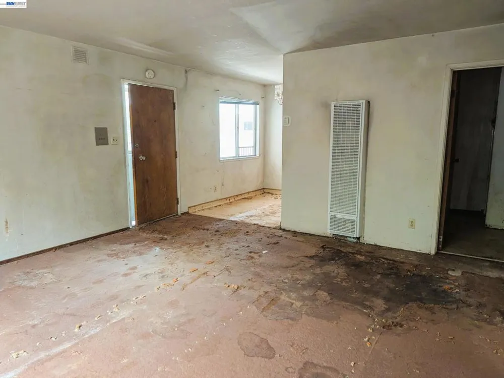 3877 Howe St #107 Oakland, CA 94611
