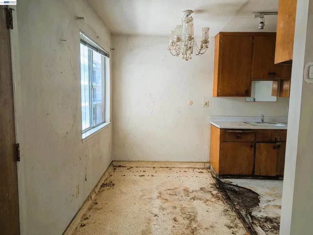 3877 Howe St #107 Oakland, CA 94611