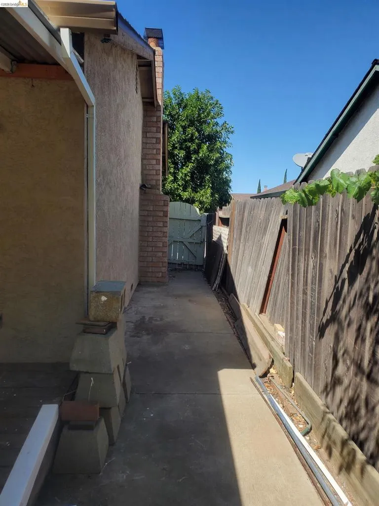 1965 Sherry Cir Oakley, CA 94561