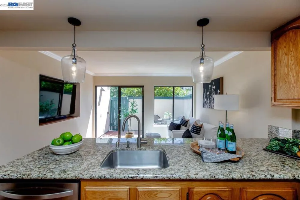 918 Ironwood Rd Alameda, CA 94502