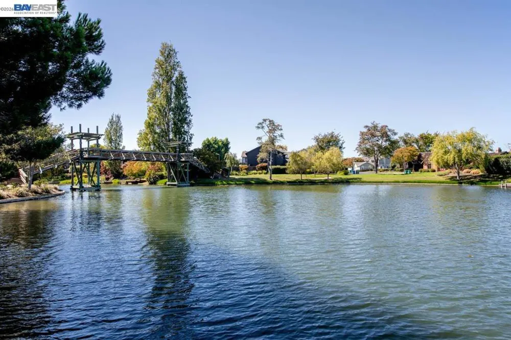 918 Ironwood Rd Alameda, CA 94502
