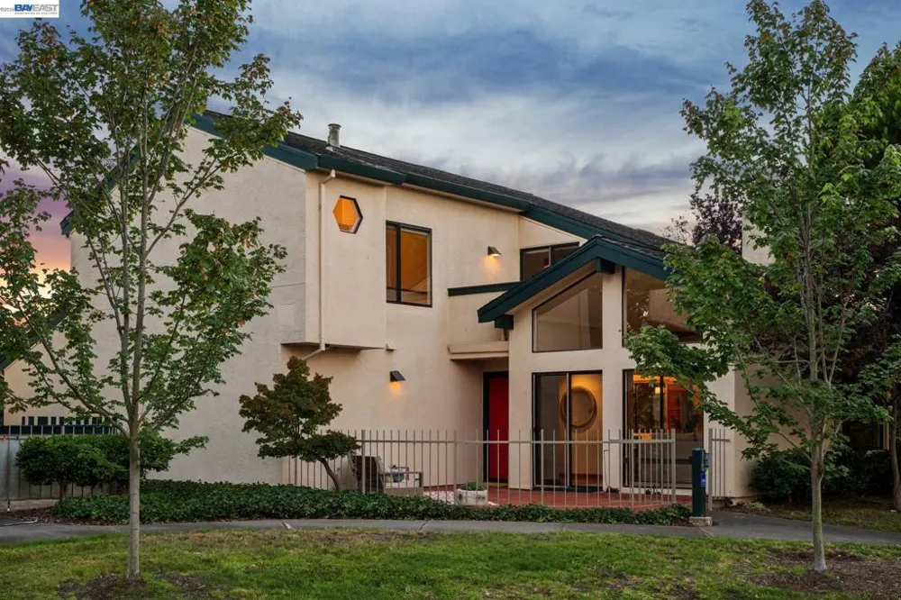 918 Ironwood Rd Alameda, CA 94502