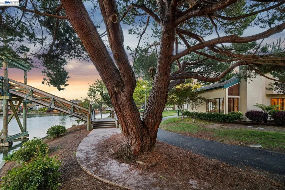 918 Ironwood Rd Alameda, CA 94502