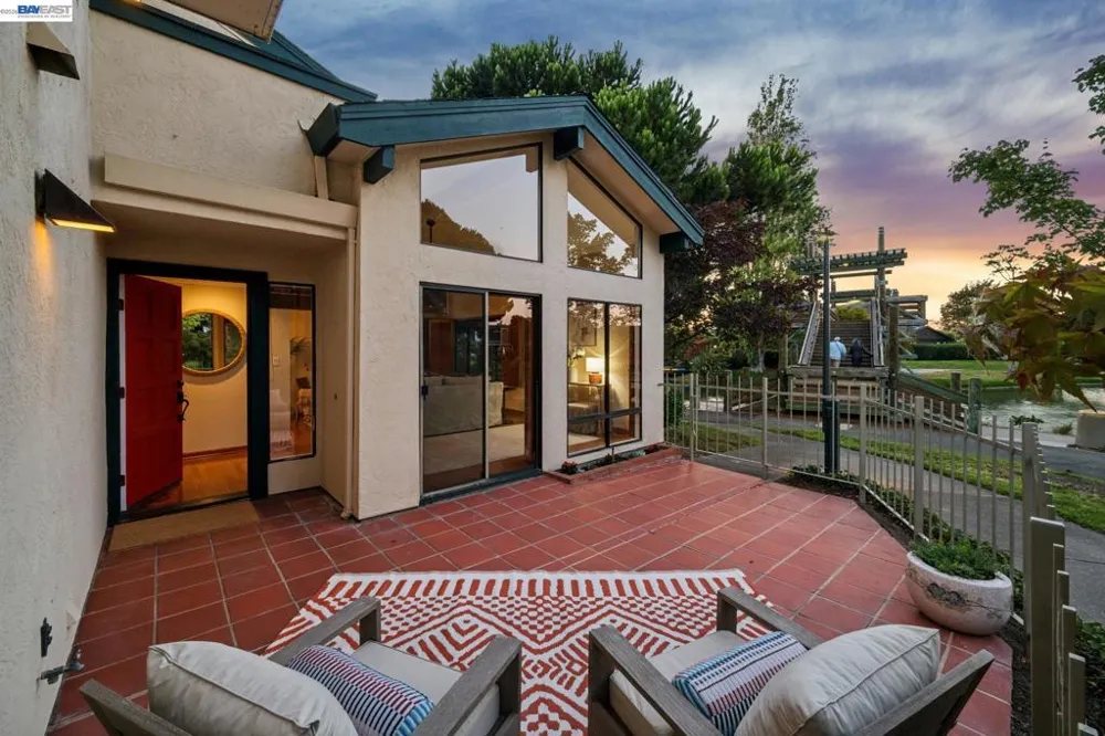 918 Ironwood Rd Alameda, CA 94502