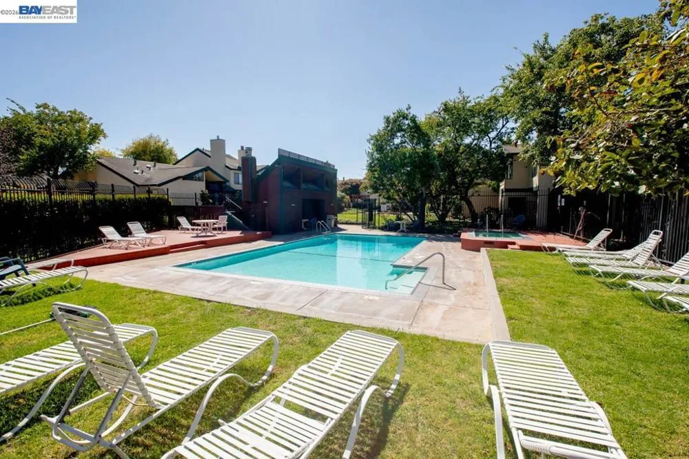 918 Ironwood Rd Alameda, CA 94502