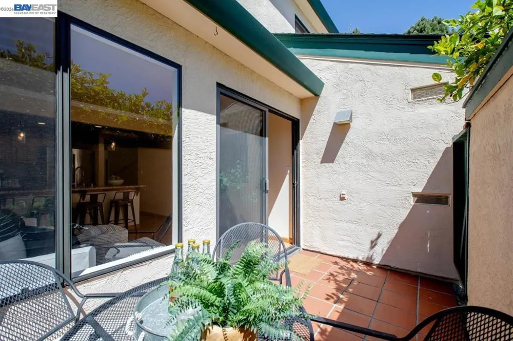 918 Ironwood Rd Alameda, CA 94502