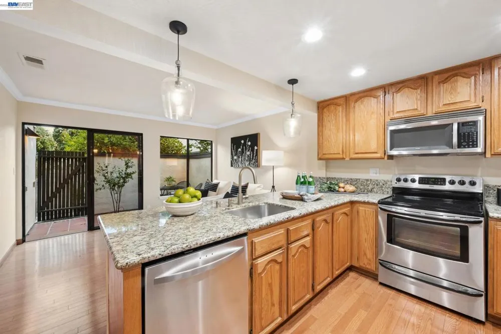 918 Ironwood Rd Alameda, CA 94502
