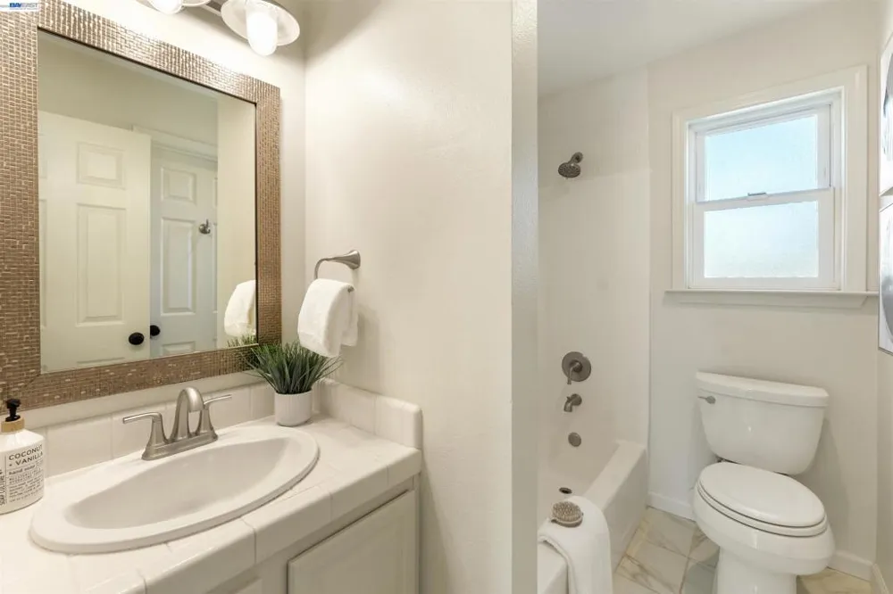 1956 5th Livermore, CA 94550