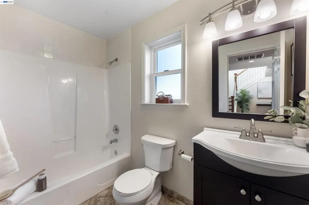 1956 5th Livermore, CA 94550