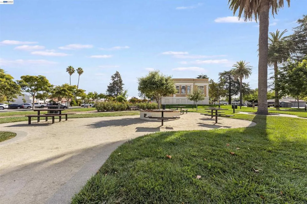 1956 5th Livermore, CA 94550
