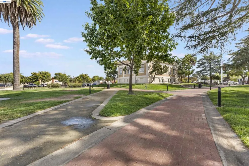 1956 5th Livermore, CA 94550