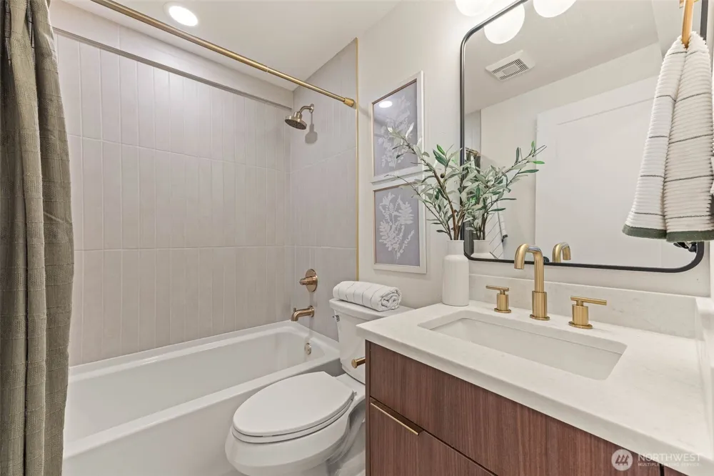 1836 NW 197th Street Shoreline, WA 98177