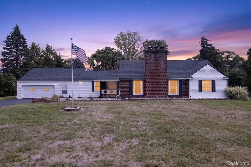 11175 Elmview Street Romulus City, MI 48174