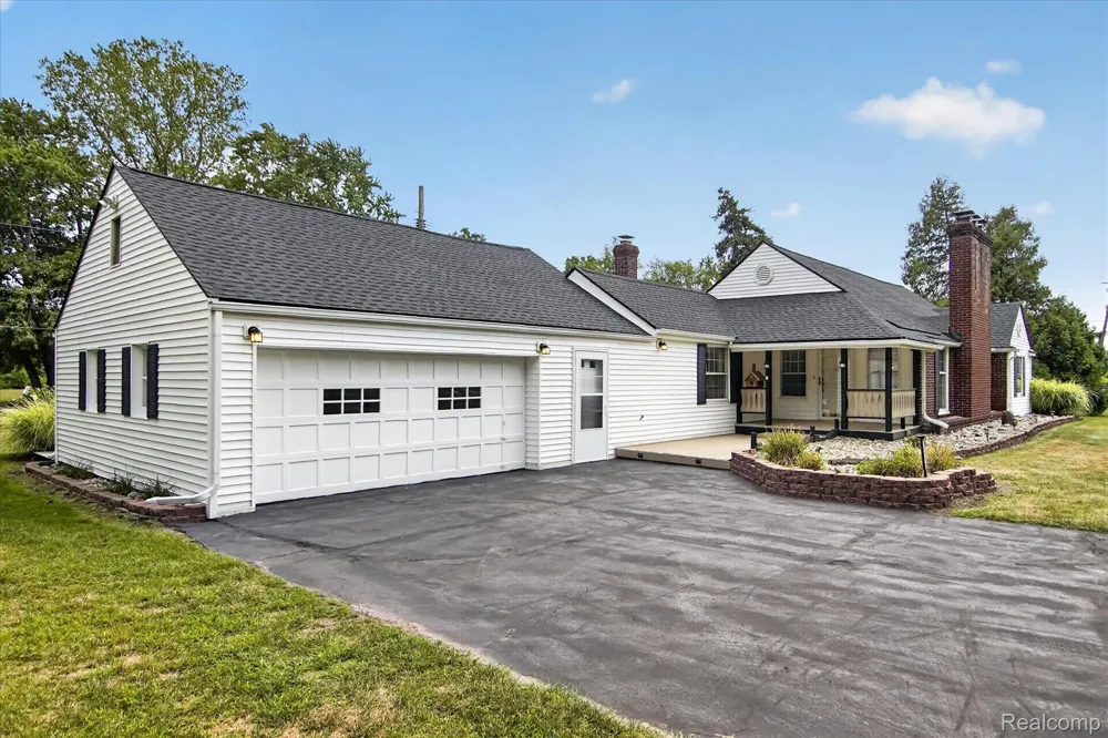 11175 Elmview Street Romulus City, MI 48174
