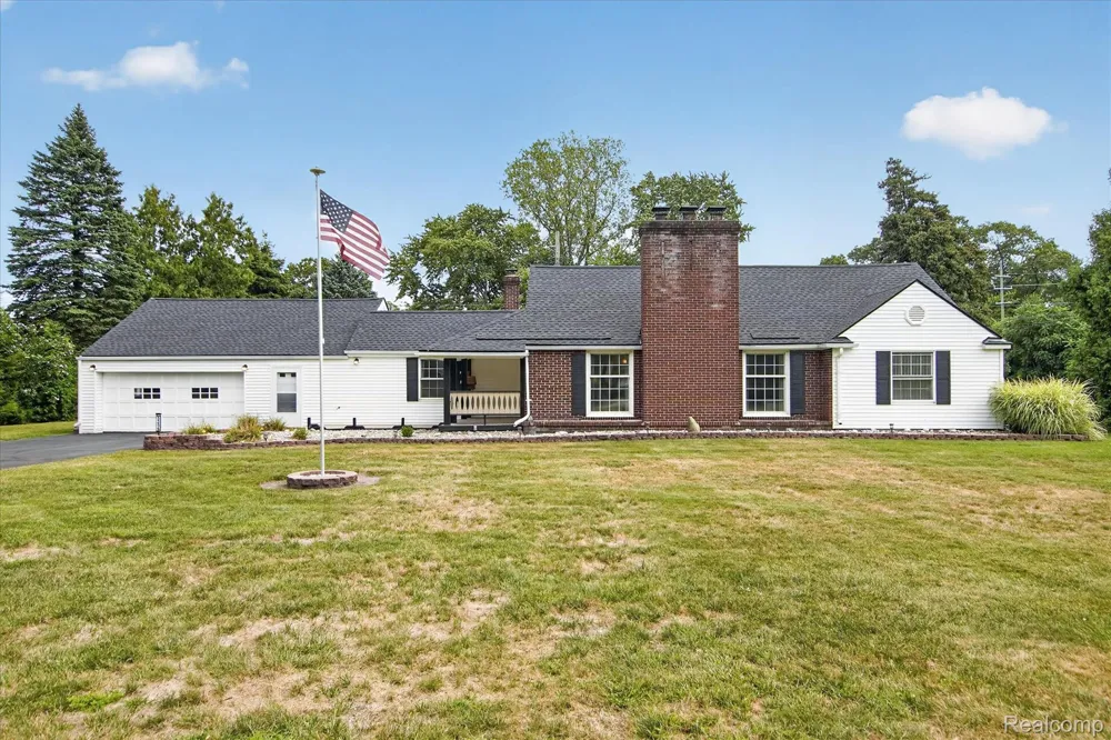 11175 Elmview Street Romulus City, MI 48174