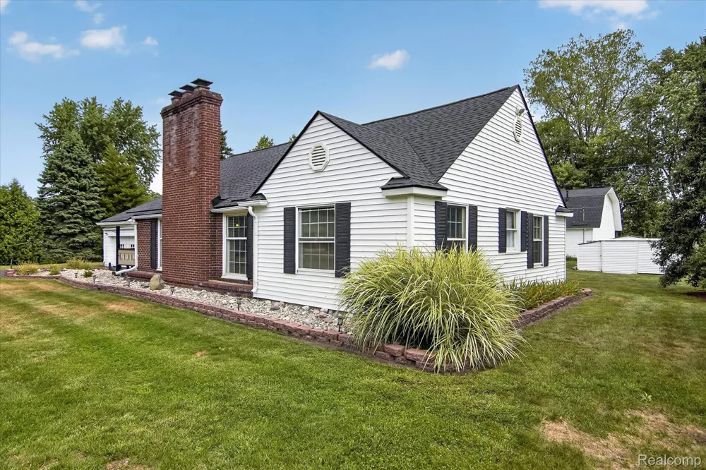 11175 Elmview Street Romulus City, MI 48174