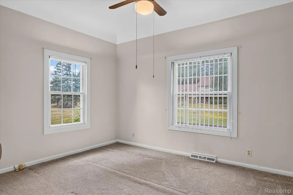 11175 Elmview Street Romulus City, MI 48174