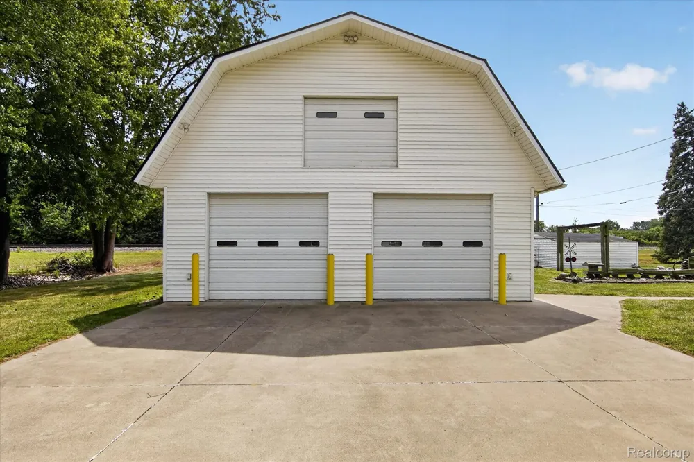 11175 Elmview Street Romulus City, MI 48174