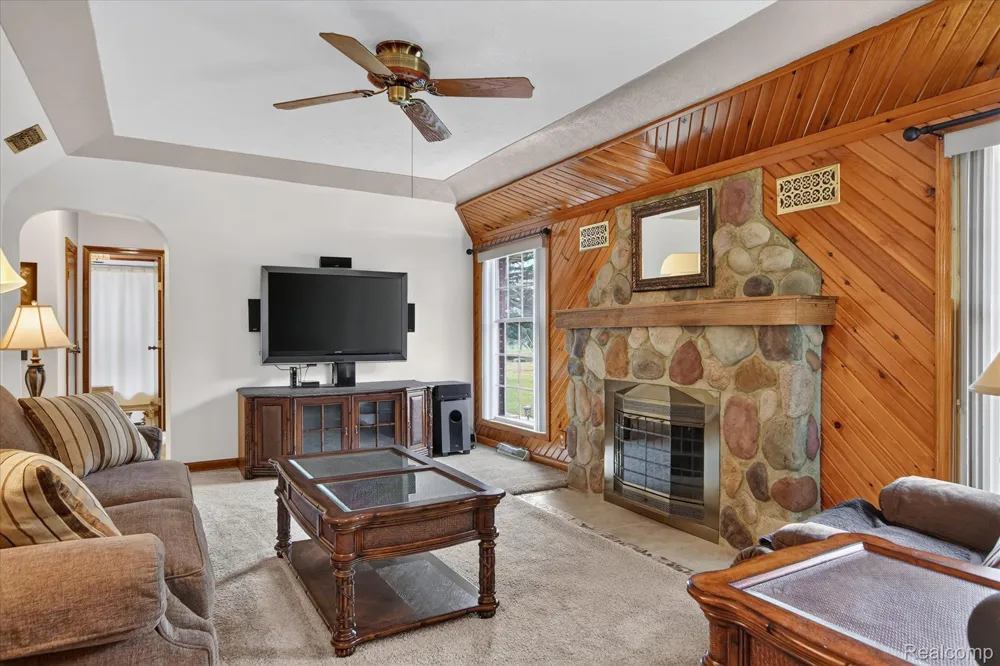 11175 Elmview Street Romulus City, MI 48174