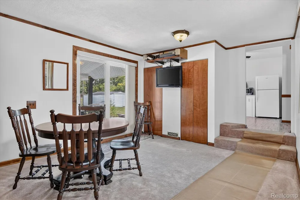 11175 Elmview Street Romulus City, MI 48174