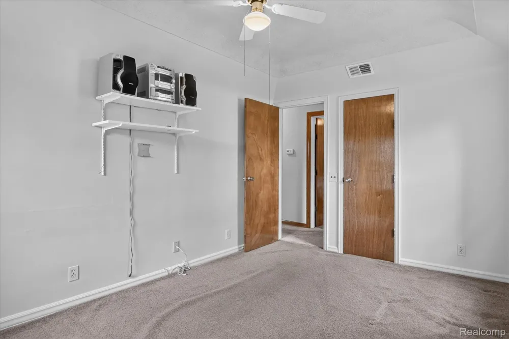 11175 Elmview Street Romulus City, MI 48174