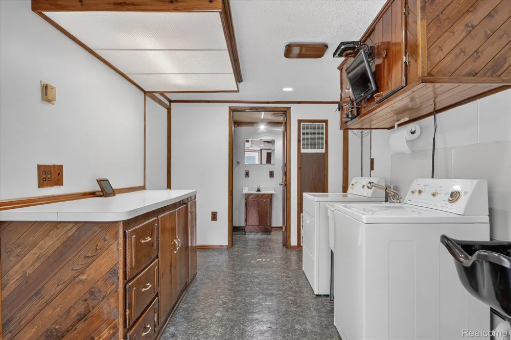 11175 Elmview Street Romulus City, MI 48174