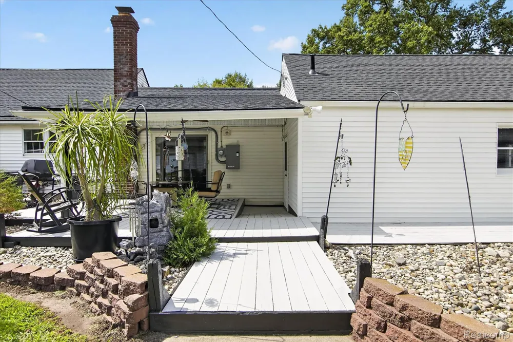 11175 Elmview Street Romulus City, MI 48174