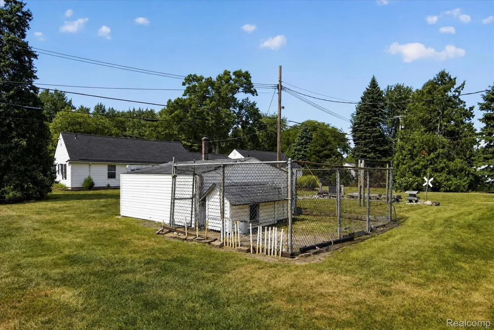 11175 Elmview Street Romulus City, MI 48174