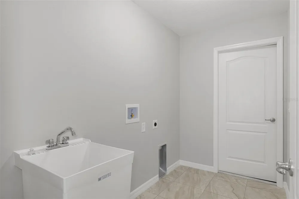 12085 MANASSAS AVENUE Weeki Wachee, FL 34614