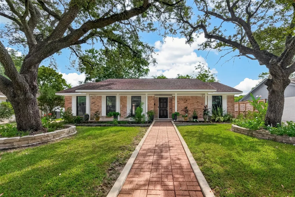 10807 Chimney Rock Road Houston, TX 77096