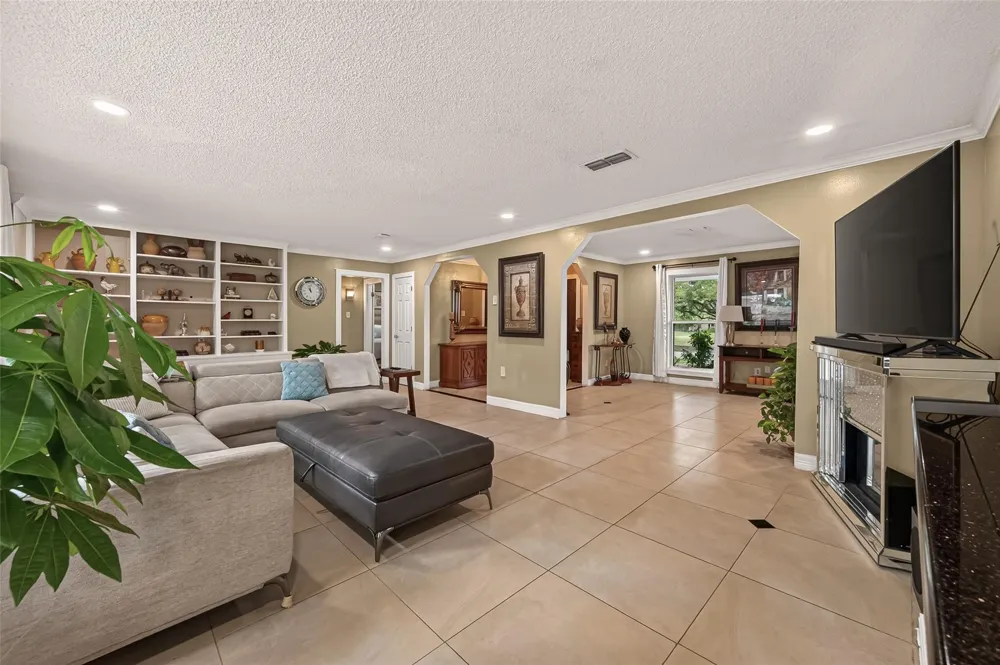 10807 Chimney Rock Road Houston, TX 77096