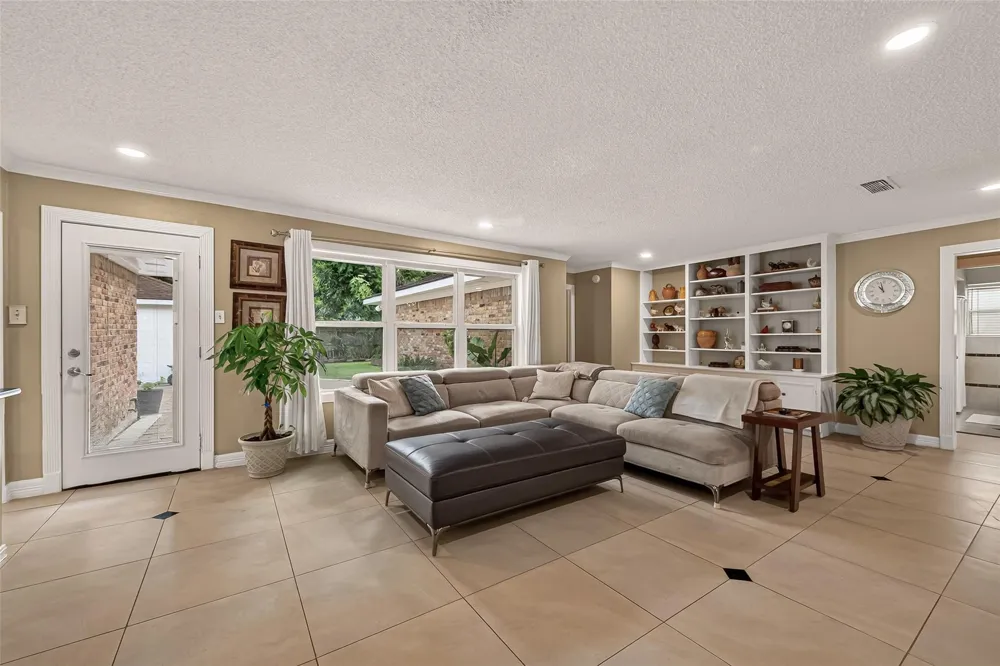 10807 Chimney Rock Road Houston, TX 77096
