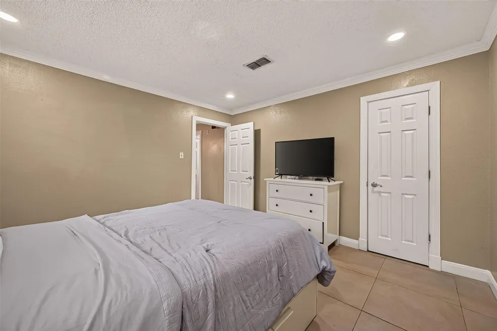 10807 Chimney Rock Road Houston, TX 77096
