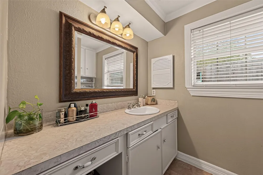 10807 Chimney Rock Road Houston, TX 77096