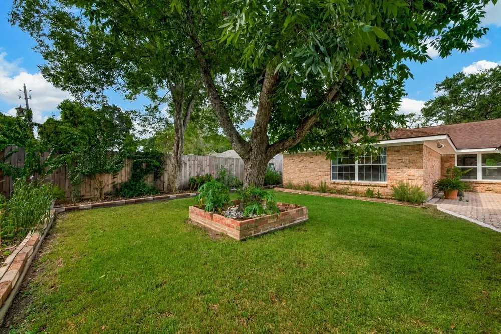 10807 Chimney Rock Road Houston, TX 77096