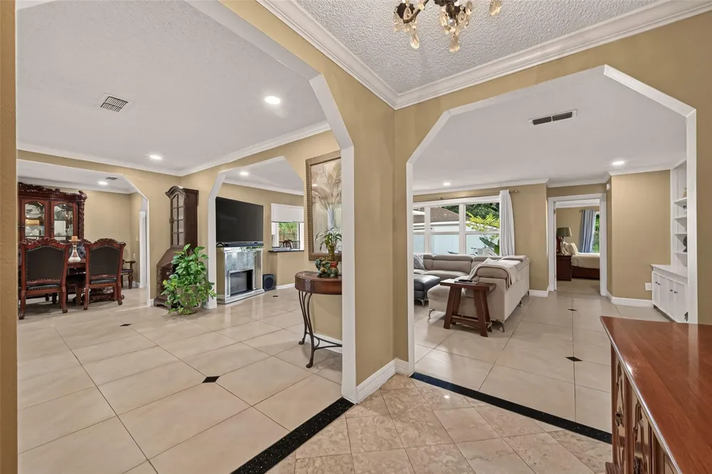 10807 Chimney Rock Road Houston, TX 77096