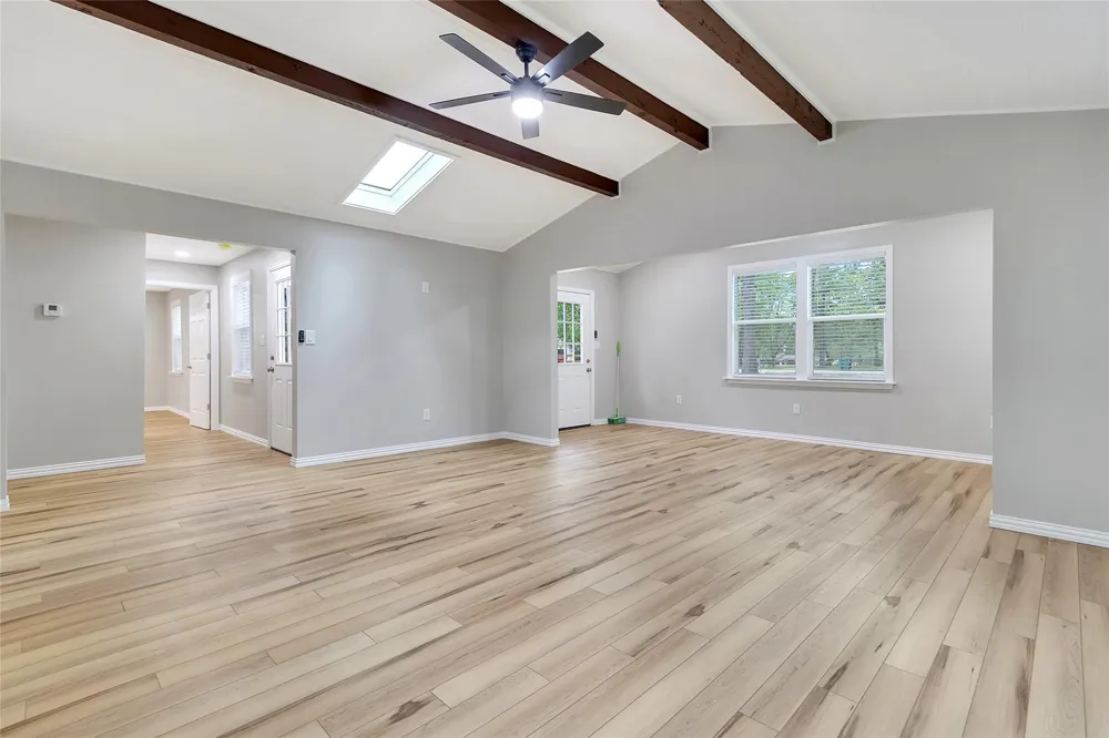 172 Pine Needle St Onalaska, TX 77360