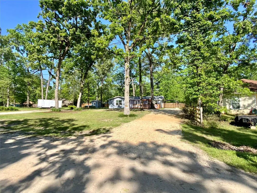172 Pine Needle St Onalaska, TX 77360