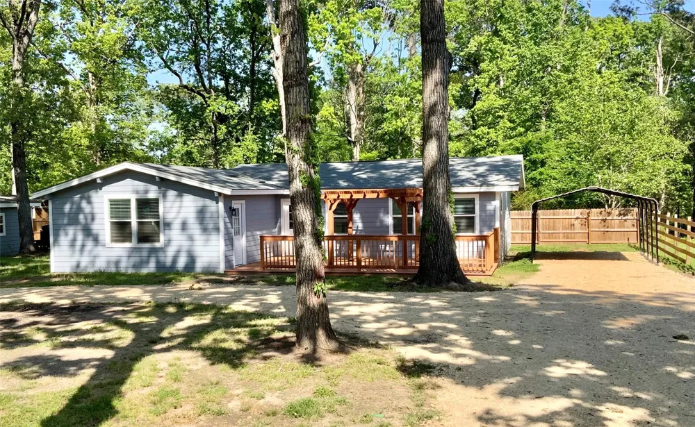 172 Pine Needle St Onalaska, TX 77360