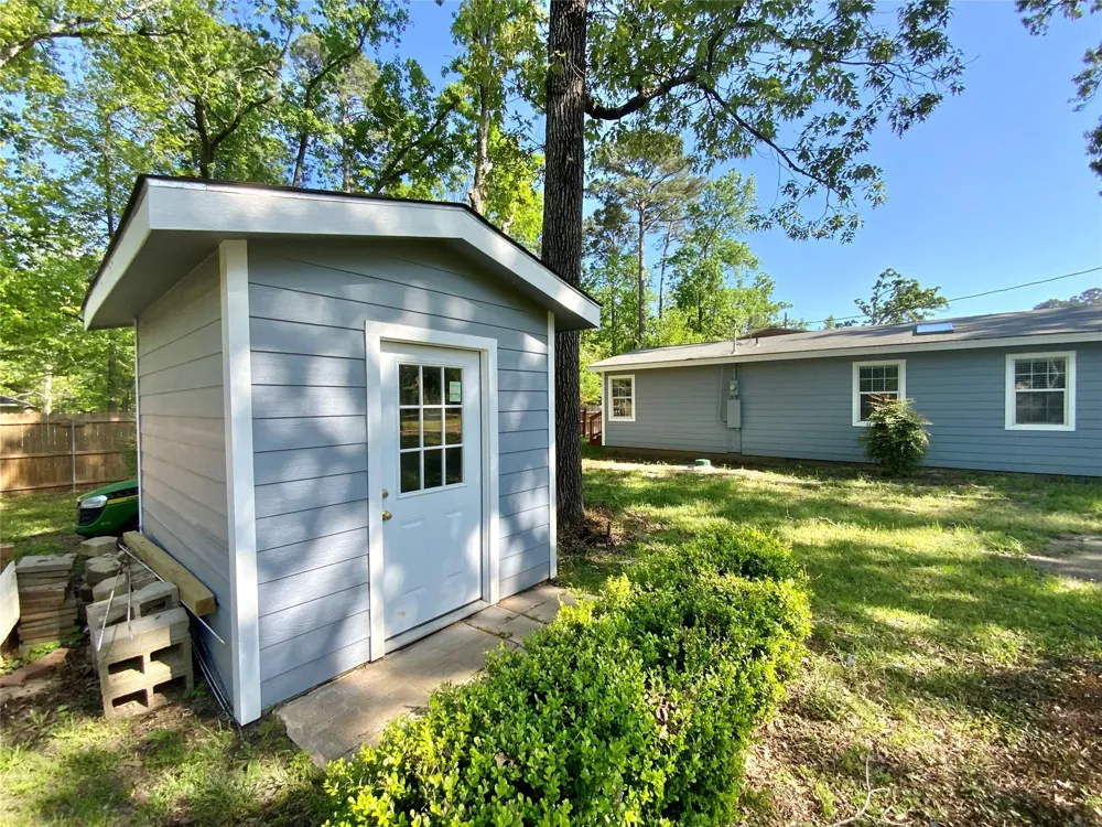 172 Pine Needle St Onalaska, TX 77360