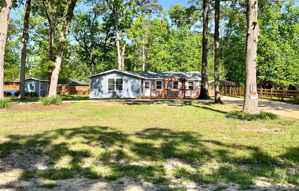 172 Pine Needle St Onalaska, TX 77360